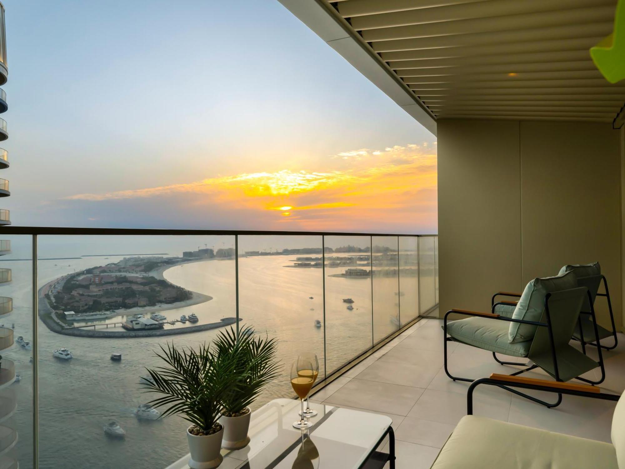 Utra Lux Large 1 Bedroom With Sunset Views And Private Apartment